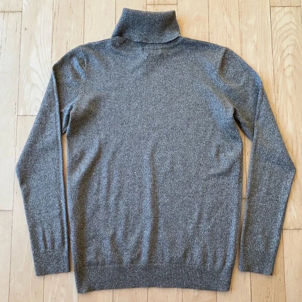 Calvin Klein Women’s Metallic Sparkle Silver Turtleneck Sweater Top Medium